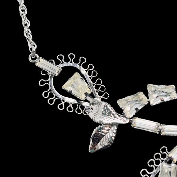 Star Art Sterling Silver Rhinestone Necklace And Screw Back Earrings Set (5120) - Picture 3 of 13